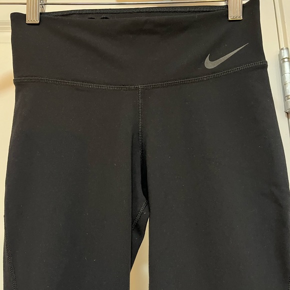 Nike Women's Black Leggings - Picture 4 of 8